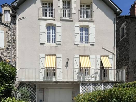 Maison à vendre 237 000 € 9 pièces 7 chambres 258 m² 345 m² de terrain Allassac 19240