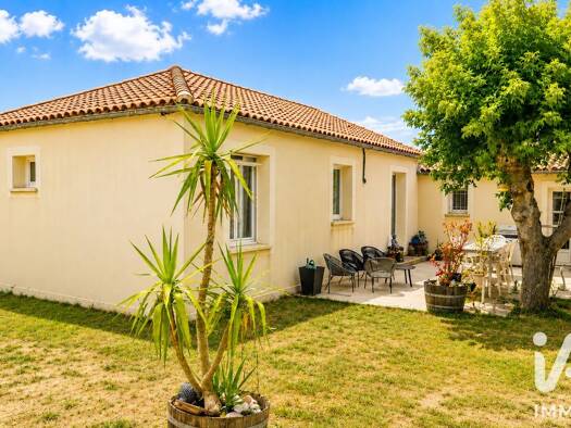 Maison de plain-pied à vendre 295 000 € 5 pièces 3 chambres 139 m² 529 m² de terrain Est Bollène 84500