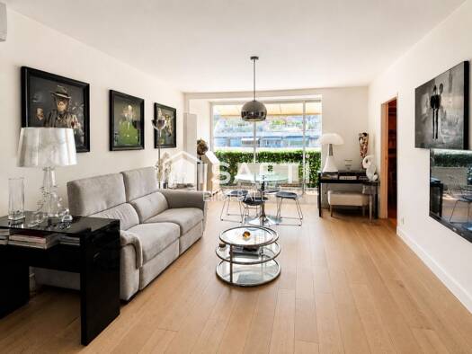 Appartement à vendre 1 150 000 € 5 pièces 4 chambres 91 m² Port de Saint-Tropez Saint-Tropez 83990