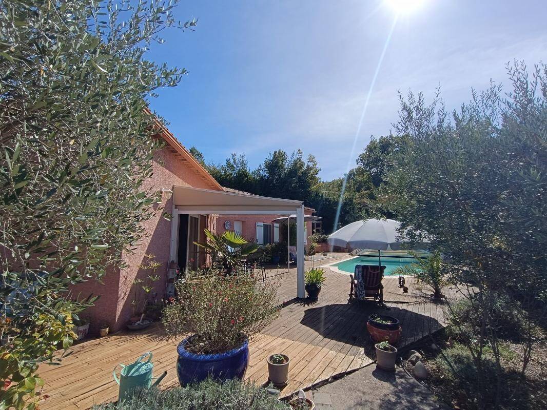 Maison à vendre, 132m², SAINT JEAN DE MARUEJOLS ET AVEJAN