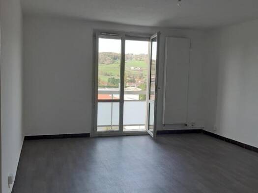Appartement à louer 662 € 5 pièces 4 chambres 87 m² 4ème étage Sainte-Foy-l'Argentière 69610