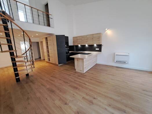 Duplex à vendre 299 000 € 5 pièces 3 chambres 83 m² Étage 2/2 Le Cap d'Agde 34300