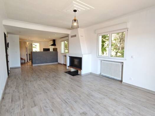 Appartement à vendre 189 000 € 5 pièces 4 chambres 97 m² Étage 1/2 Bouleternère 66130