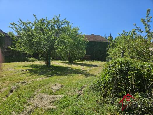 Maison à vendre 29 000 € 6 pièces 4 chambres 330 m² 1 520 m² de terrain Villars St Marcellin 52400
