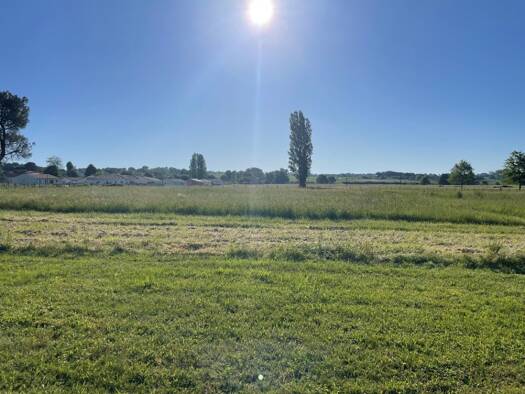 Terrain constructible à vendre 24 000 € 650 m² de terrain Cars 33390