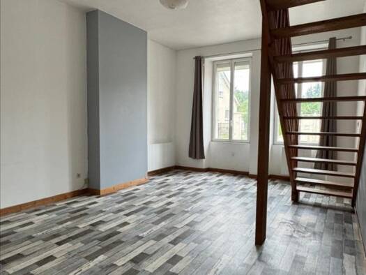Appartement à louer 595 € 3 pièces 2 chambres 77 m² RDC Blancs-Coteaux 51130