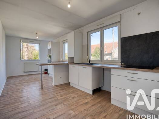 Appartement à vendre 95 000 € 4 pièces 2 chambres 86 m² Étage 1/2 Jœuf 54240