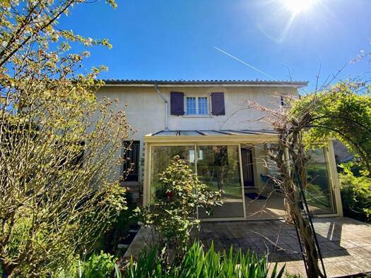 Maison à vendre 248 000 € 6 pièces 3 chambres 120 m² 2 001 m² de terrain Hurigny 71870