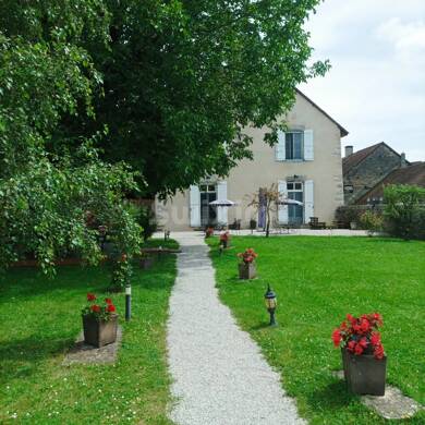 Maison à vendre 855 000 € 12 pièces 5 chambres 403 m² 1 506 m² de terrain Château-Chalon 39210