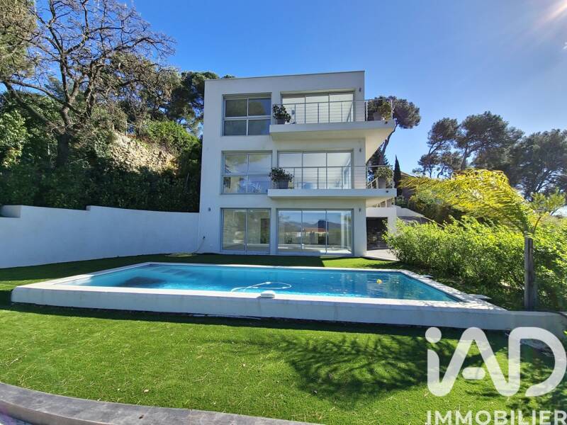 Maison à vendre, 290m², CARQUEIRANNE