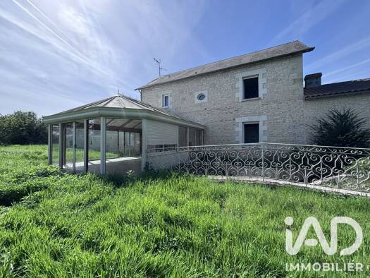 Maison à vendre 219 000 € 8 pièces 5 chambres 234 m² 3 185 m² de terrain Ceaux-en-Loudun 86200