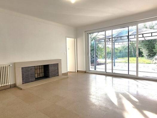 Maison de plain-pied à vendre 265 000 € 8 pièces 4 chambres 176 m² 1 300 m² de terrain Jonzac 17500