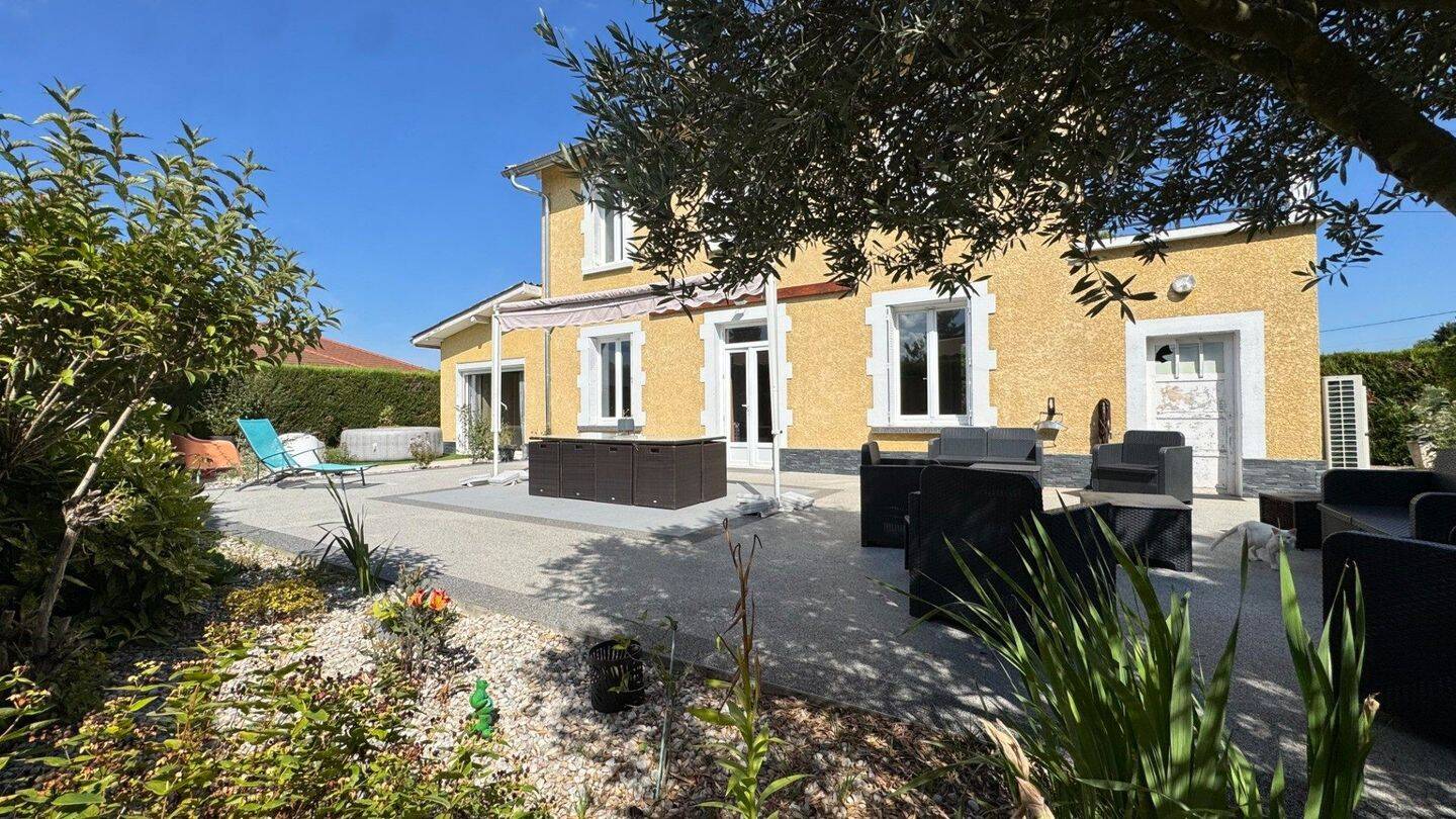 Maison à vendre, 100m², SAINT SIMEON DE BRESSIEUX