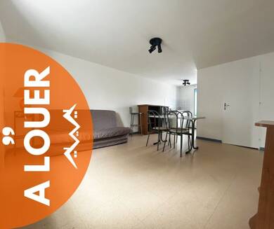 Appartement à louer 365 € 2 pièces 1 chambre 42 m² Étage 2/3 Commercy 55200