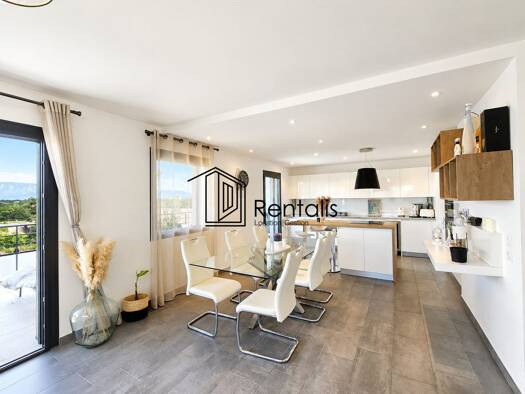 Appartement à louer 2 200 € 3 pièces 2 chambres 75,75 m² Étage 3/3 Prévessin-Moëns 01280