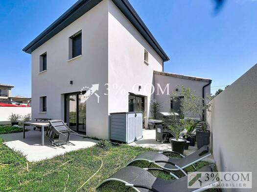 Maison à vendre 262 650 € 4 pièces 3 chambres 101,69 m² 272 m² de terrain Baix 07210
