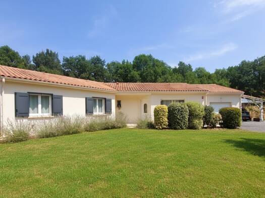 Maison à vendre 290 000 € 6 pièces 4 chambres 135 m² 2 499 m² de terrain Meyrals 24220