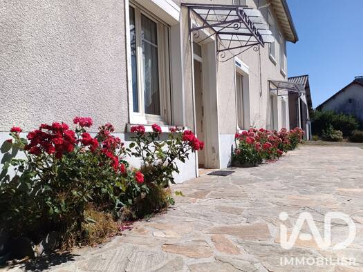 Maison à vendre 112 224 € 7 pièces 6 chambres 140,3 m² 2 063 m² de terrain Mialet 24450