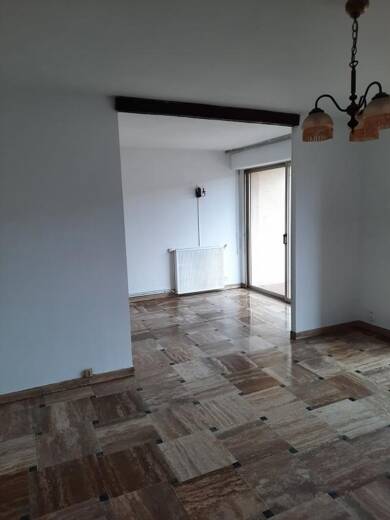 Appartement à vendre 107 500 € 4 pièces 2 chambres 85 m² Étage 3/4 Centre Ville-Mairie Lunel 34400