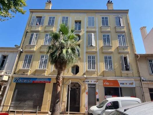 Immeuble à vendre 2 400 000 € 591 m² République Cannes 06400