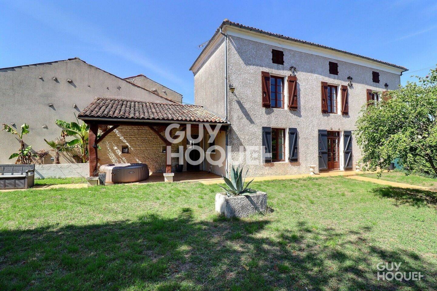Maison à vendre, 131m², SURGERES