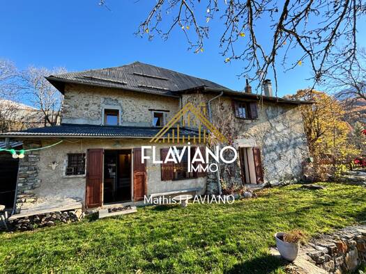 Maison à vendre 598 500 € 7 pièces 5 chambres 231,2 m² 1 385 m² de terrain Barcelonnette 04400