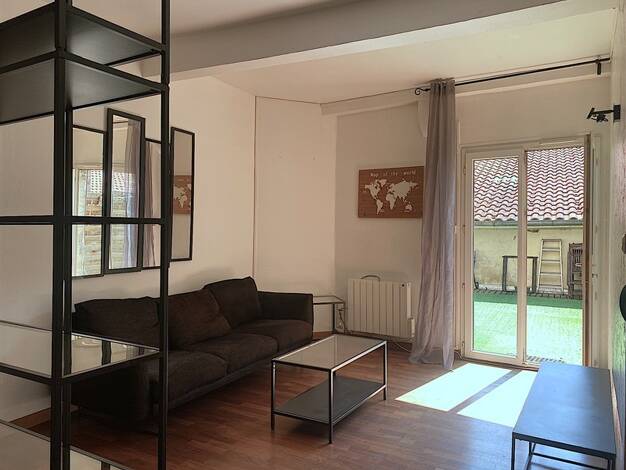 Appartement à louer 856 € 2 pièces 1 chambre 39 m² 1er étage Capucins-Saint Michel-Nansouty-Saint Genès Bordeaux 33000