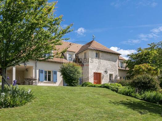 Maison à vendre 749 000 € 9 pièces 5 chambres 236 m² 2 952 m² de terrain Brueil-en-Vexin 78440