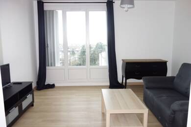 Appartement à louer 744 € 3 pièces 2 chambres 57 m² Étage 8/10 Orleans 45100
