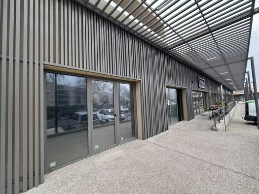 Local commercial à louer 2 897 € 142 m² de surface de vente Pierre Droite Saint-Estève 66240