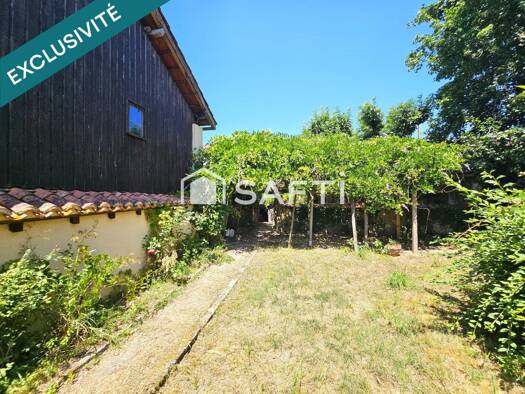 Maison à vendre 253 000 € 8 pièces 6 chambres 205 m² 1 000 m² de terrain Saint-Léon-sur-l'Isle 24110