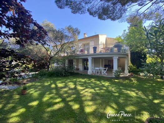 Villa à vendre 620 000 € 8 pièces 4 chambres 224 m² Garons 30128