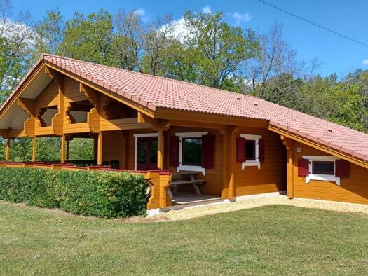Chalet à vendre 159 000 € 4 pièces 3 chambres 81,9 m² Mauroux 46700