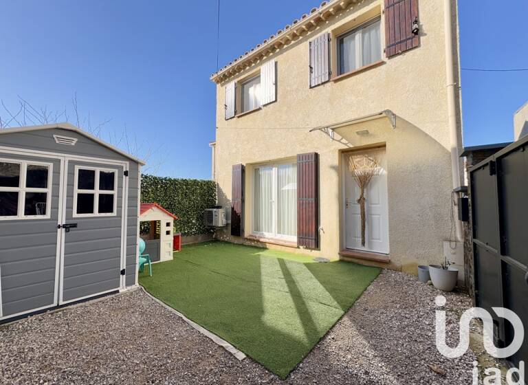 Maison à louer 1 094 € 5 pièces 2<br/>chambres 77 m²<br/>superficie 32 m²<br/>terrain Seillons-Source-d'Argens 83470