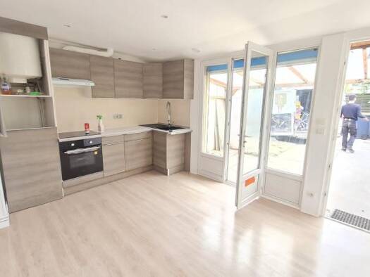 Appartement à louer 850 € 2 pièces 1 chambre 38 m² RDC Nord Louvres 95380