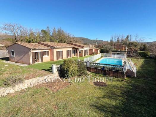 Maison de plain-pied à vendre 499 200 € 4 pièces 3 chambres 112 m² 1 560 m² de terrain Saint-Cézaire-sur-Siagne 06530