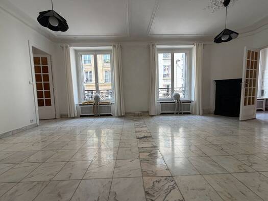 Appartement à vendre 505 000 € 2 pièces 1 chambre 48,5 m² RDC Belleville-Saint Maur Paris 11ème arrondissement 75011