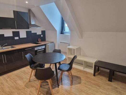 Appartement à louer 400 € 1 pièce 20,7 m² Étage 2/2 Centre Guingamp 22200