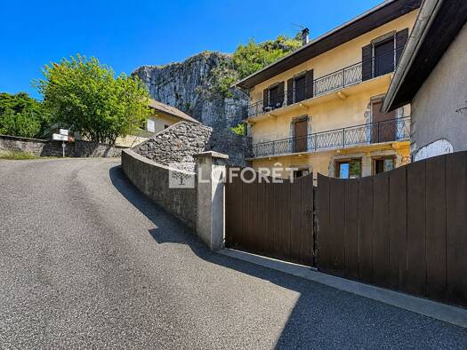 Duplex à vendre 278 000 € 3 pièces 2 chambres 91,85 m² RDC Laurier-Merande Chambéry 73000