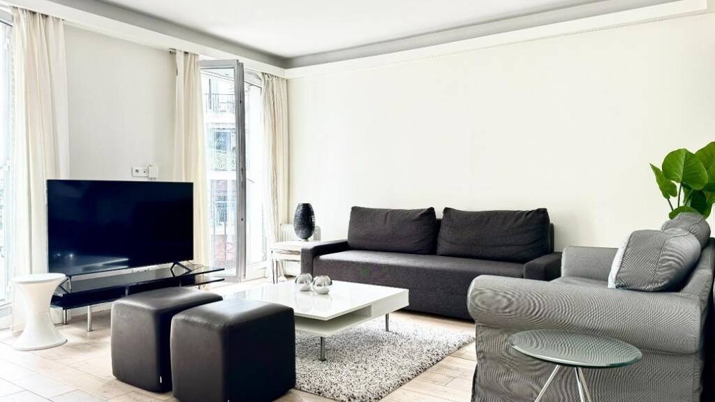 Appartement à louer 3 000 € 3 pièces 2 chambres 66 m² 2ème étage Muette Nord Paris 16ème 75116