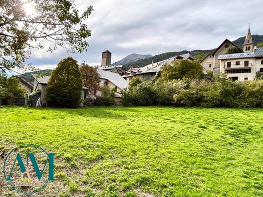 Villa à vendre 419 000 € 22 pièces 8 chambres 336 m² 3 200 m² de terrain Saint-Clément-sur-Durance 05600