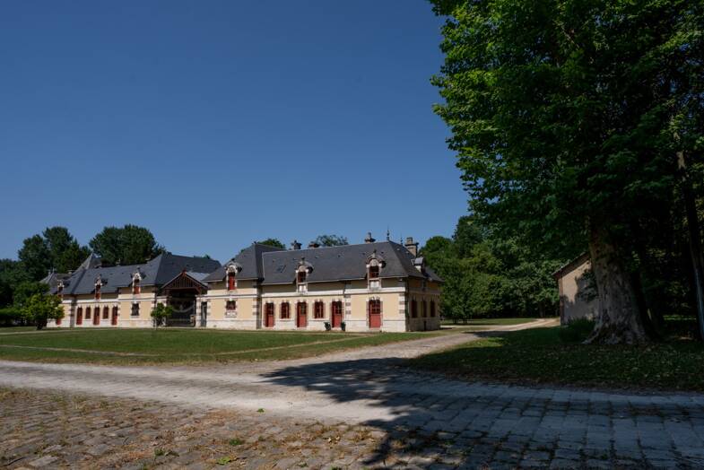Villa à louer 1 940 € 6 pièces 2 chambres 174 m² Thimory 45260