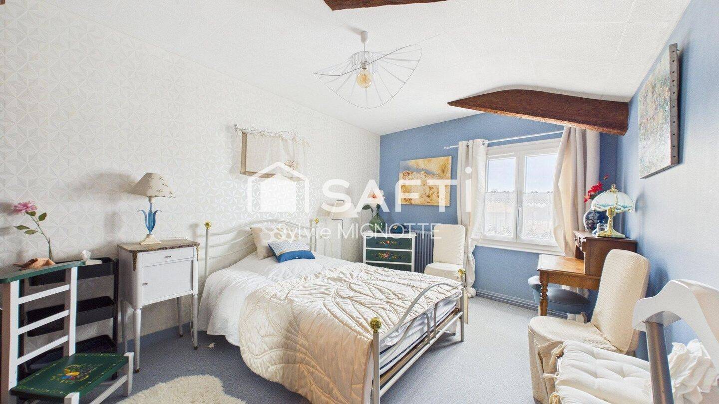 Maison à vendre, 302m², SURGERES