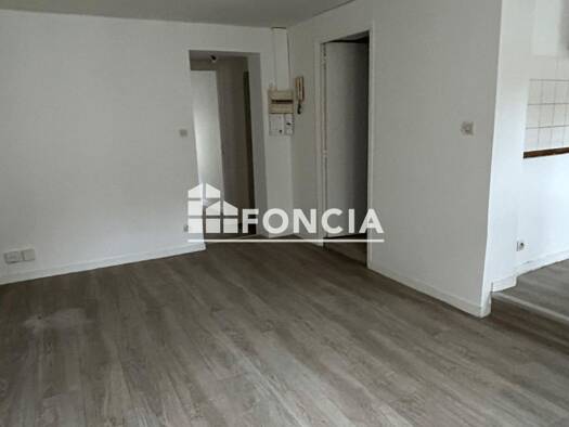 Appartement à louer 623 € 2 pièces 1 chambre 31,5 m² 2ème étage Centre Ville-Cathédrale-Marché-Grande Île-Clos Godet Meaux 77100