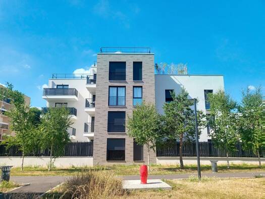 Appartement à vendre 168 000 € 2 pièces 1 chambre 42,2 m² Étage 2/3 Roissy-en-Brie 77680