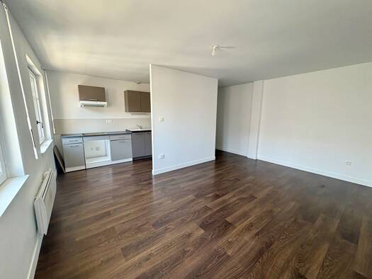 Appartement à vendre 138 300 € 3 pièces 2 chambres 64 m² RDC Centre Ville Blois 41000