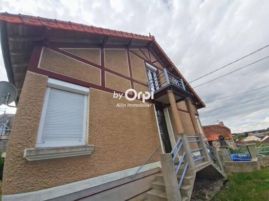 Maison de ville à vendre 64 800 € 3 pièces 2 chambres 87 m² 200 m² de terrain Boussac 23600