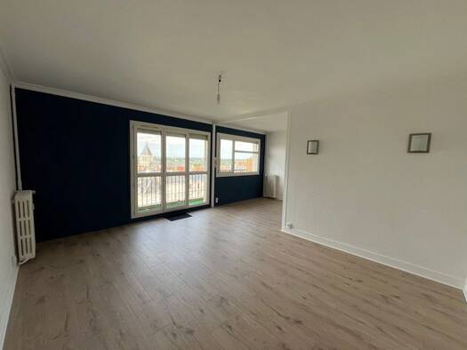 Appartement à louer 600 € 2 pièces 1 chambre 60,85 m² 6ème étage Saint Denis Châteauroux 36000