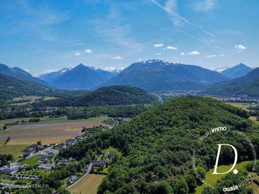 Maison à vendre 899 900 € 7 pièces 5 chambres 222 m² 2 096 m² de terrain Argelès-Gazost 65400