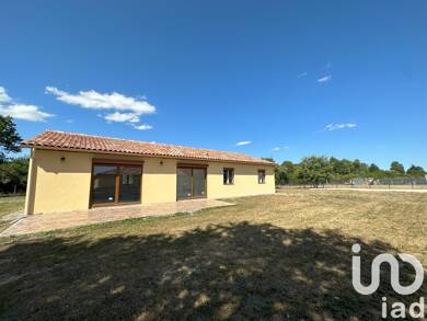 Maison à louer 1 070 € 4 pièces 3 chambres 134 m² 1 784 m² de terrain Lamothe-Montravel 24230